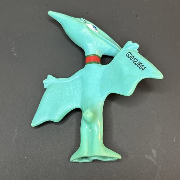 2012 Winter Friends Scarf Shiny 2” Target Exclusive Action Figure - Picture 2 of 6